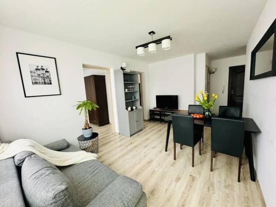 Apartment With Balcony Near Bulwary Wislane Wwa67 Warsawa Bagian luar foto